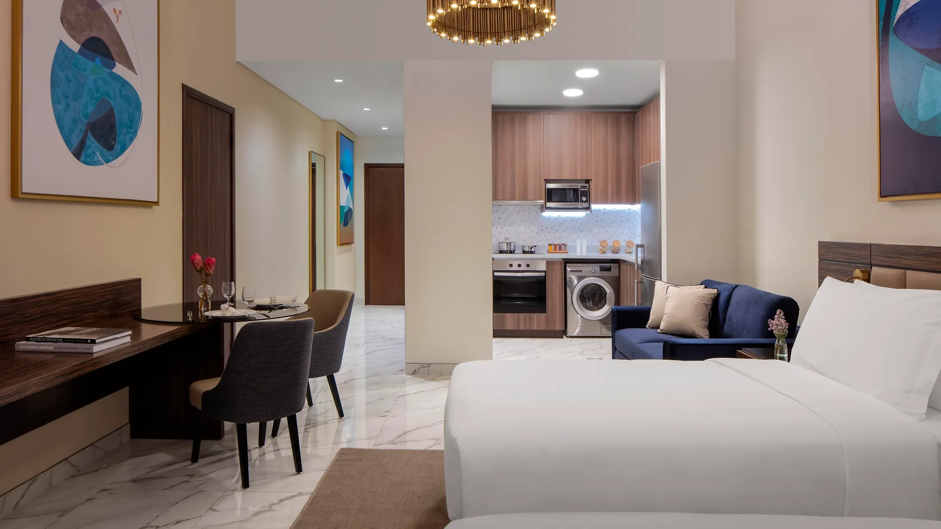 Avani Plus Palm View Dubai Hotel & Suites 5*,  아랍에미리트