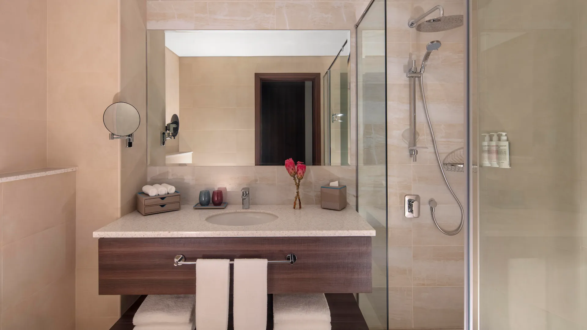 아파트호텔 Avani Plus Palm View Dubai Hotel & Suites