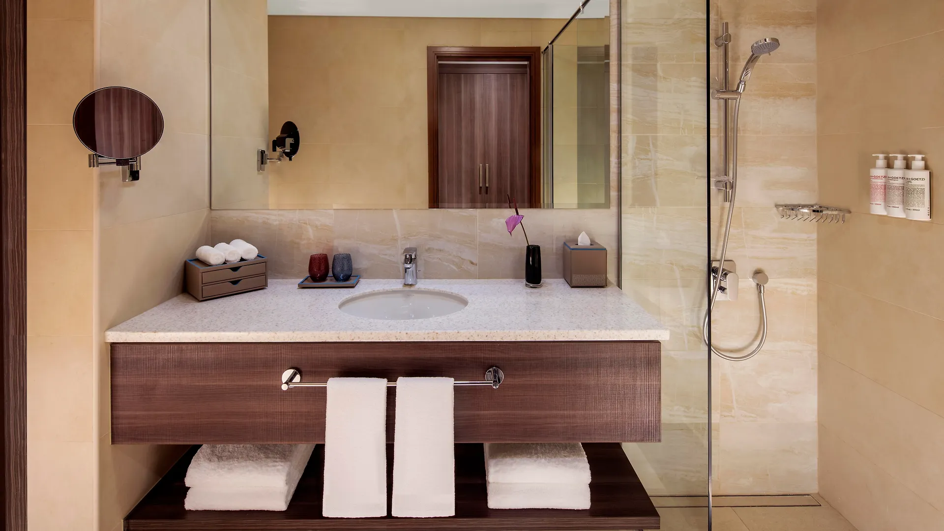 Avani Plus Palm View Dubai Hotel & Suites 아파트호텔