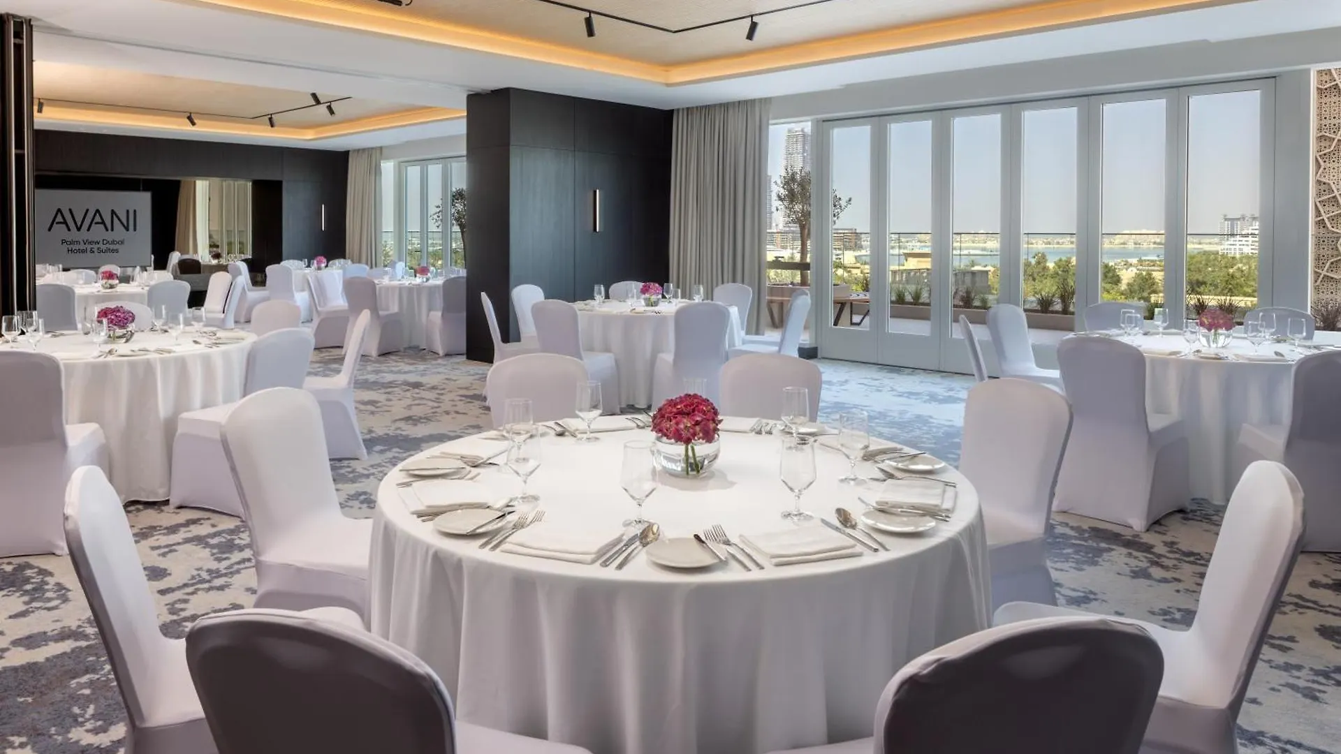 Avani Plus Palm View Dubai Hotel & Suites 5*,  Verenigde Arabische Emiraten