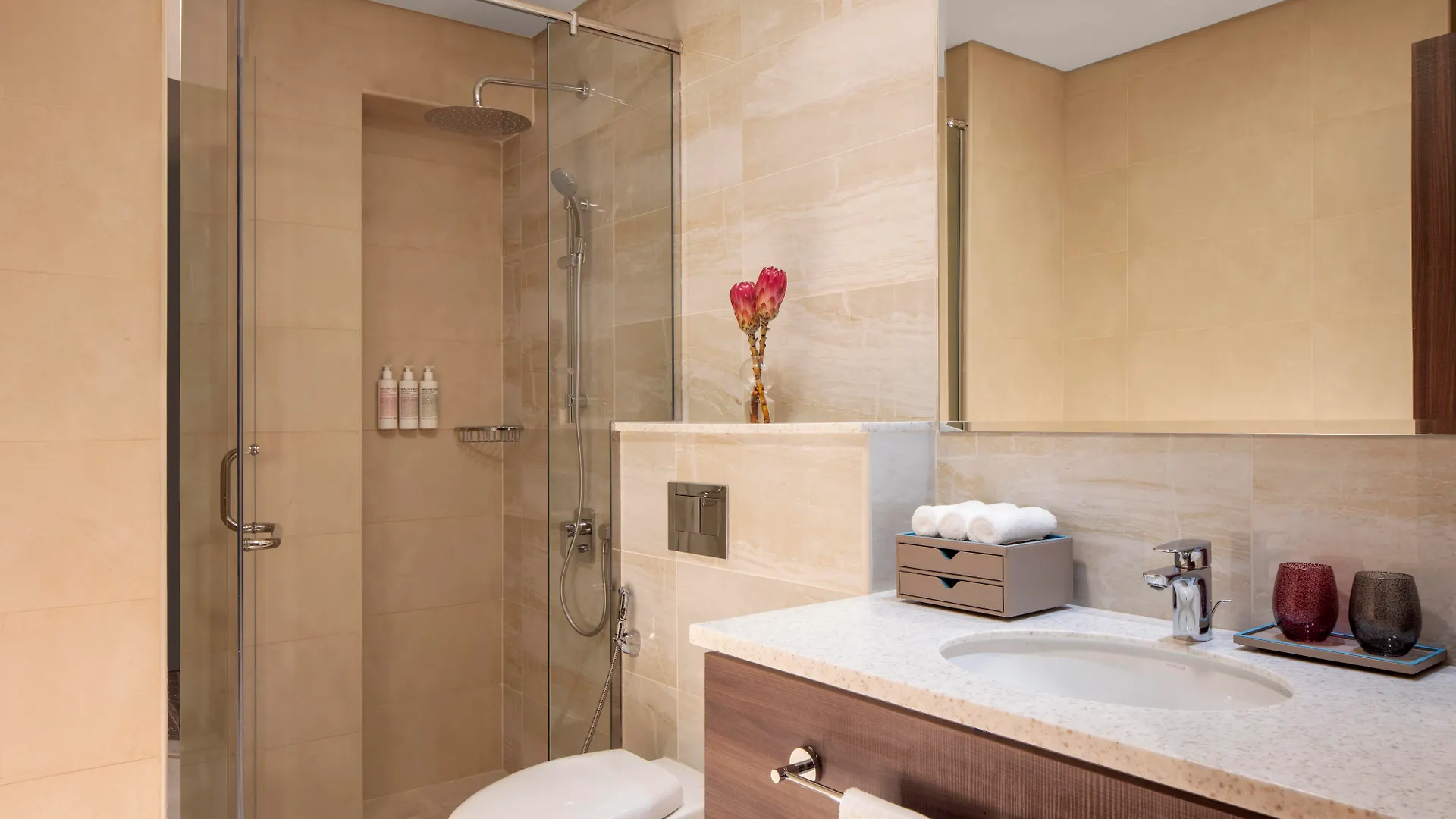 Avani Plus Palm View Dubai Hotel & Suites