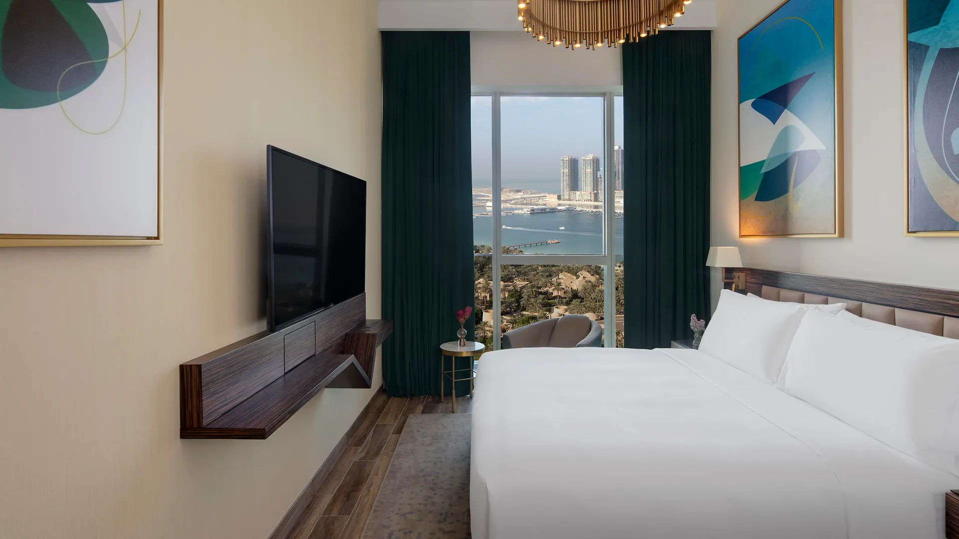 Avani Plus Palm View Dubai Hotel & Suites