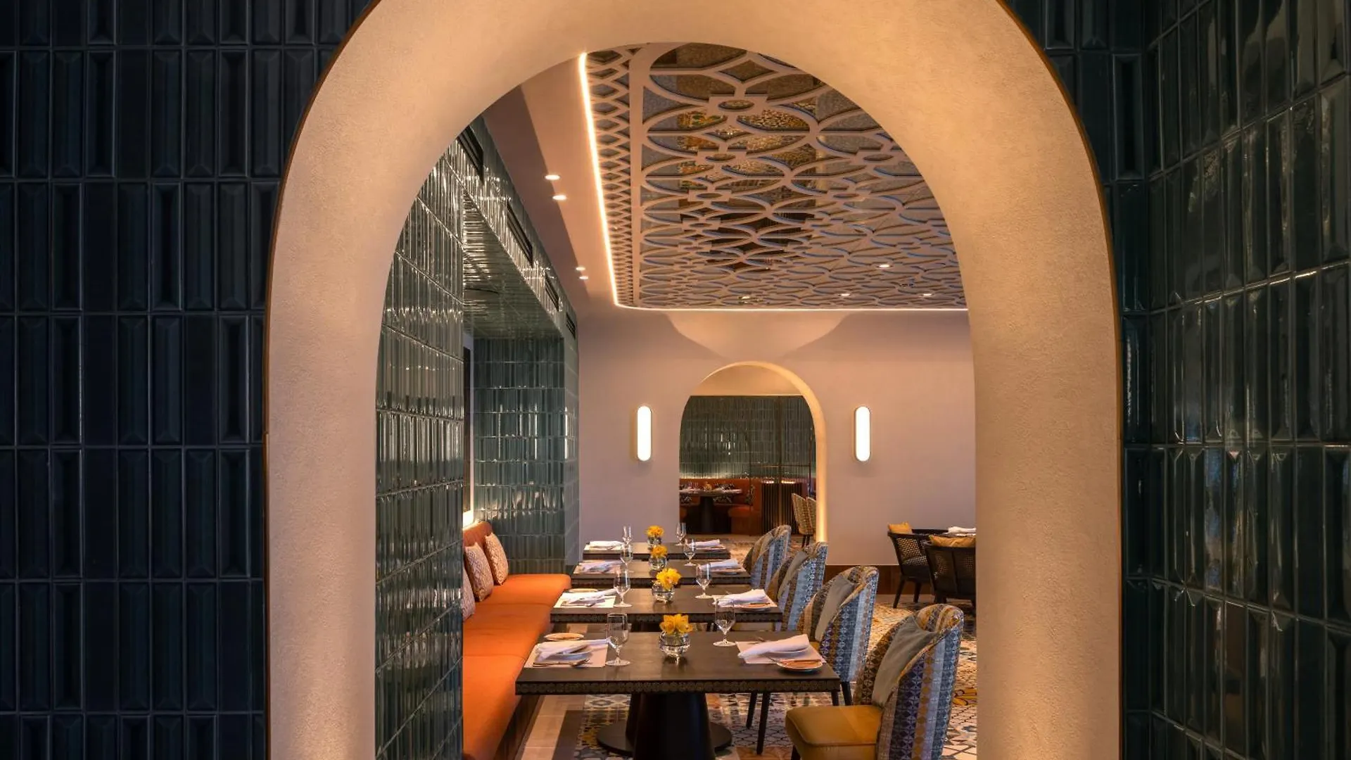 Aparthotel Avani Plus Palm View Dubai Hotel & Suites